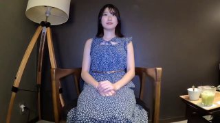 大叔把楼下大奶子轻熟女情人找来打炮搞的大姐仰着头嗷嗷叫
